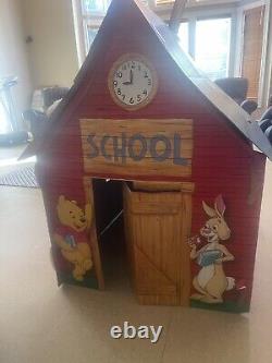 1980's Disney Winnie The Pooh School House Play House Great Condition