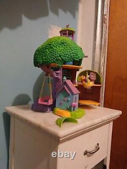 1999 Winnie The Pooh's Friendly Places Delightful Days Tree House Playset