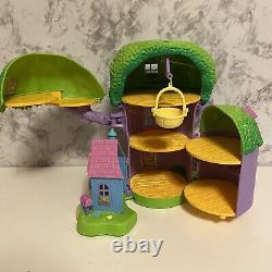 1999 Winnie The Pooh's Friendly Places Delightful Days Tree House Playset