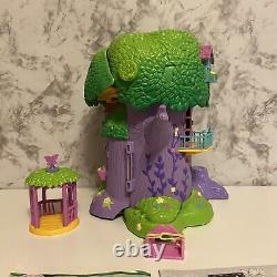 1999 Winnie The Pooh's Friendly Places Delightful Days Tree House Playset