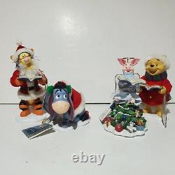 Clothtique Disney Showcase Winnie the Pooh Friends Caroling Christmas Piglet