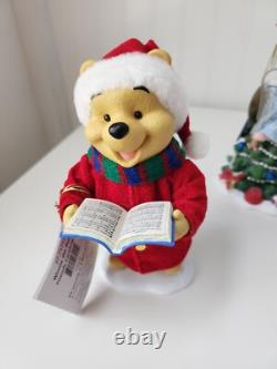 Clothtique Disney Showcase Winnie the Pooh & Friends Caroling Set of 4 withBox