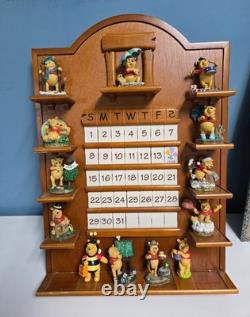 DANBURY MINT Winnie the Pooh Perpetual Calendar with Figurine & Date Tiles