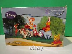 DEPT 56 DISNEY A HERO'S PARADE POOH and FRIENDS EXPLORE A NEW WORLD NEW in BOX