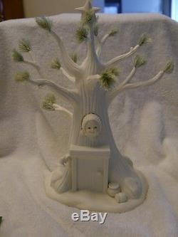 Dept 56 Snowbabies A VERY POOH CHRISTMAS Porcelain Winnie the Pooh Tree NIB