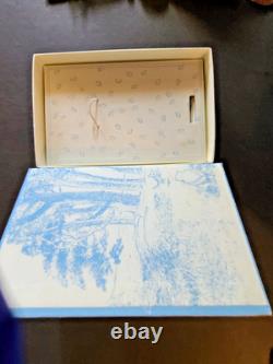 Disney Classic Pooh Slim Band Leather Band in Original Box New Battery