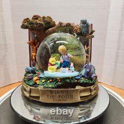 Disney Classic Winnie the Pooh Christopher Robin Blower Big Snow Globe