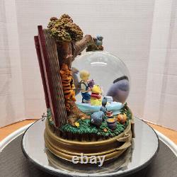 Disney Classic Winnie the Pooh Christopher Robin Blower Big Snow Globe