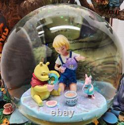 Disney Classic Winnie the Pooh Christopher Robin Blower Big Snow Globe