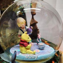 Disney Classic Winnie the Pooh Christopher Robin Blower Big Snow Globe