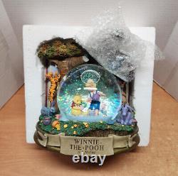 Disney Classic Winnie the Pooh Christopher Robin Blower Big Snow Globe