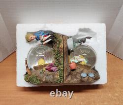 Disney Classic Winnie the Pooh Christopher Robin bookends Snow Globe