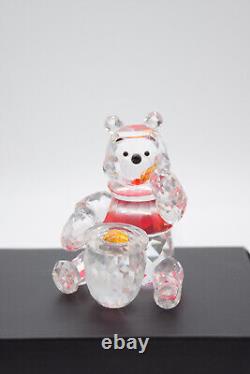 Disney Crystal World Winnie The Pooh Showcase Collection Figurine No Box