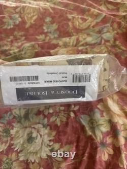 Disney Dooney & Bourke Classic Winnie The Pooh Crossbody Cross Bag Purse