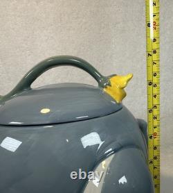 Disney -Vintage- Eeyore Flowers Cookie Jar Figurine -1990's Nice condition