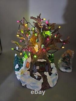 Disney Winnie The Pooh Christmas Light Up Tree House #29055 RARE