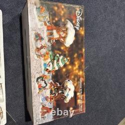 Disney Winnie The Pooh Christmas in the 100 Acre Wood Lighted READ