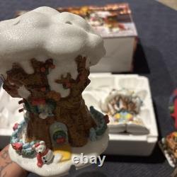 Disney Winnie The Pooh Christmas in the 100 Acre Wood Lighted READ