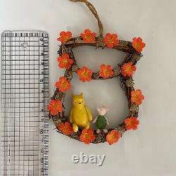 Disney Winnie The Pooh Classic Pooh Heart Flower Small Wreath Set