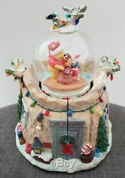 Disney Winnie The Pooh Family Winter Treehouse Musical Snowglobe Christmas Globe