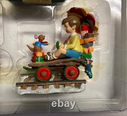 Disney Winnie The Pooh & Friends Christmas Holiday Train Set Danbury Mint