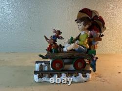 Disney Winnie The Pooh & Friends Christmas Holiday Train Set Danbury Mint