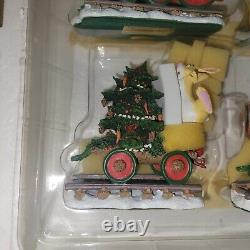 Disney Winnie The Pooh & Friends Christmas Holiday Train Set Danbury Mint New