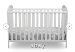 Disney Winnie the Pooh 4-in-1 Convertible Crib