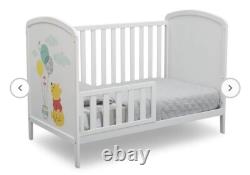 Disney Winnie the Pooh 4-in-1 Convertible Crib