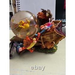 Disney Winnie the Pooh Blustery Day Musical Snow Globe Tigger Piglet Owl Eeyore