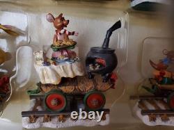 Disney Winnie the Pooh Christmas Train Set In Original Box VTG NEW Danbury Mint