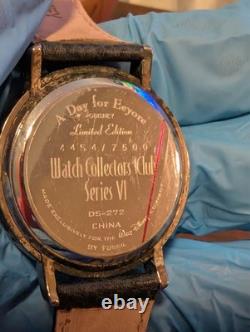 Disney Winnie the Pooh Collectors Club Series VI Fossil Watches & Honey Pots Set