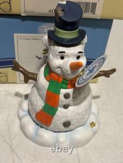Disney Winnie the Pooh & Friends A Frosty Holiday Figurine Statue 4013955 New