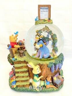 Disney Winnie the Pooh Musical Snow Globe Wonderland Music Company 9
