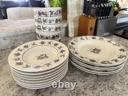 Disney Winnie the Pooh Set Leaf & Animal Rim 21-Piece Vintage Collection