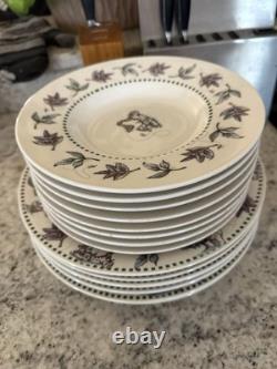 Disney Winnie the Pooh Set Leaf & Animal Rim 21-Piece Vintage Collection