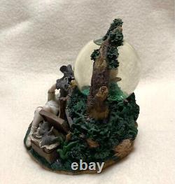 Disney Winnie the Pooh Snow Globe Classic Winnie the Pooh Snow Globe Used YM105