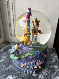 Disney's Winnie The Pooh Blustery Day Snow Globe Mint Working