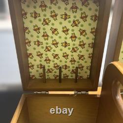 Disney wooden Winnie the Pooh container case #ca1c9e