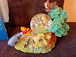 Disneys Musical Winnie The Pooh & Freinds Snow Globe Excellent Condition! WithBox