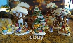 EUC Disney Christmas In 100 Acre Wood Lighted Village 8 Piece Set Pooh with Box