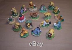 EUC Disney Lenox Winnie the Pooh 18 piece Thimble Collection withMirror Shelf