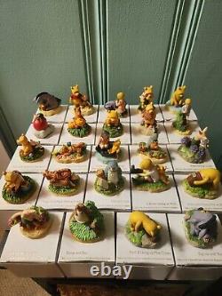 Excellent Condition Disney Winnie The Pooh Thimble Set 24 Mirror Shelf Display