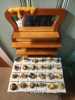 Excellent Condition Disney Winnie The Pooh Thimble Set 24 Mirror Shelf Display