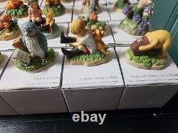 Excellent Condition Disney Winnie The Pooh Thimble Set 24 Mirror Shelf Display