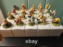 Excellent Condition Disney Winnie The Pooh Thimble Set 24 Mirror Shelf Display