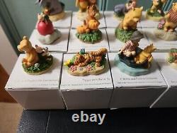 Excellent Condition Disney Winnie The Pooh Thimble Set 24 Mirror Shelf Display