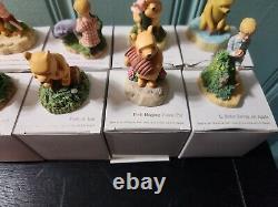 Excellent Condition Disney Winnie The Pooh Thimble Set 24 Mirror Shelf Display