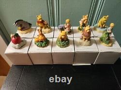 Excellent Condition Disney Winnie The Pooh Thimble Set 24 Mirror Shelf Display