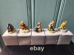 Excellent Condition Disney Winnie The Pooh Thimble Set 24 Mirror Shelf Display